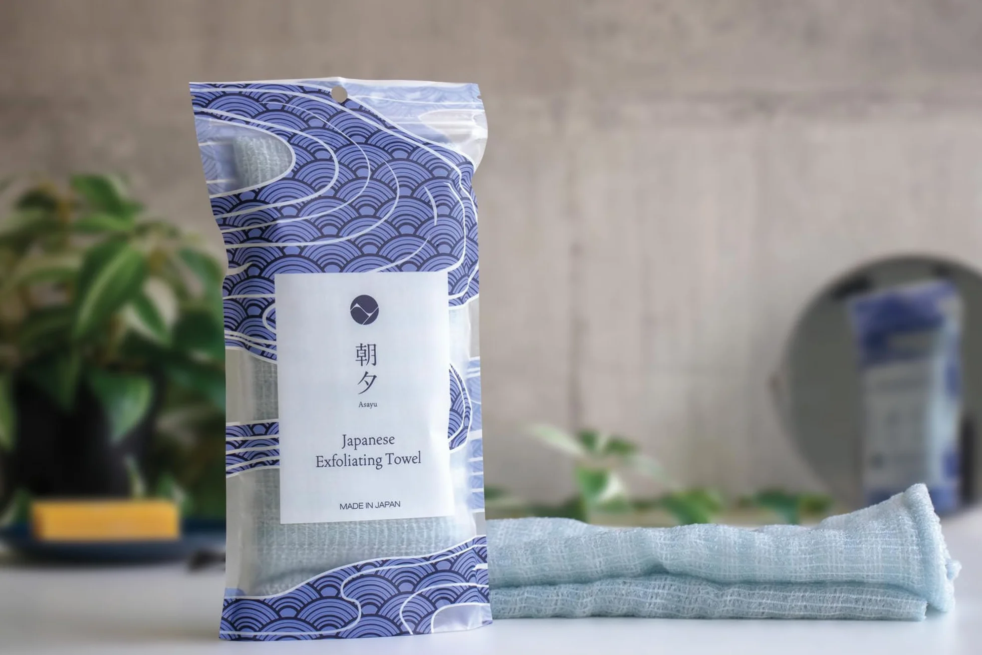 Asayu Japan Serviette Exfoliante pour Tous Types de Peau, Gant de Douche Doux et Résistant, Micro-Mousse, Exfoliation Profonde, Séchage Rapide, Fabriqué au Japon