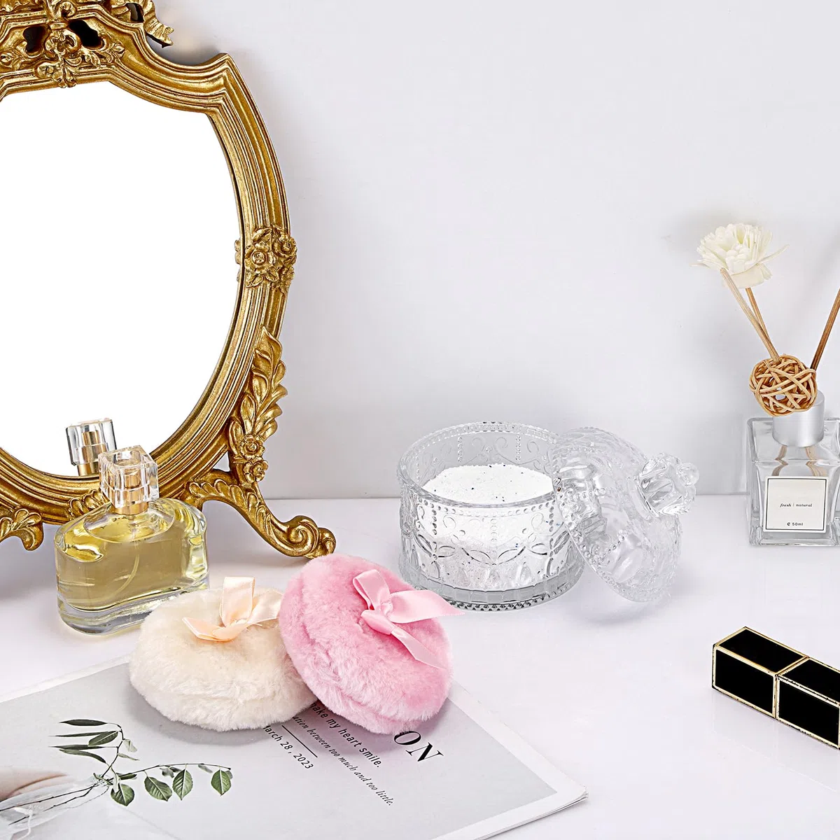Boite à Poudre Vide en verre Contenant pour poudre libre avec 2 houppettes lavables et réutilisables pour femme, contenant transparent pour talc outil de maquillage (couronne, L)